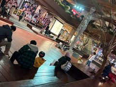 -瑞虹新天地月亮湾