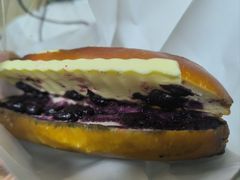 现熬蓝莓芝士碱水棒-PAOPAO Bakery&Café(港汇店)