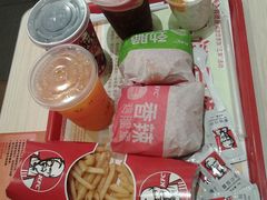 香辣鸡腿堡-肯德基(东直门来福士店)