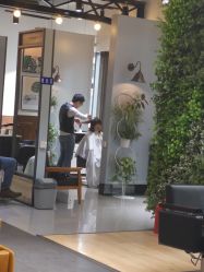 -FRIDAY星期五专业美发沙龙