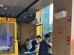 -麦当劳(中二横路店)