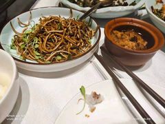 香椿苗豆腐丝-羲和雅苑烤鸭坊(丰台万达店)