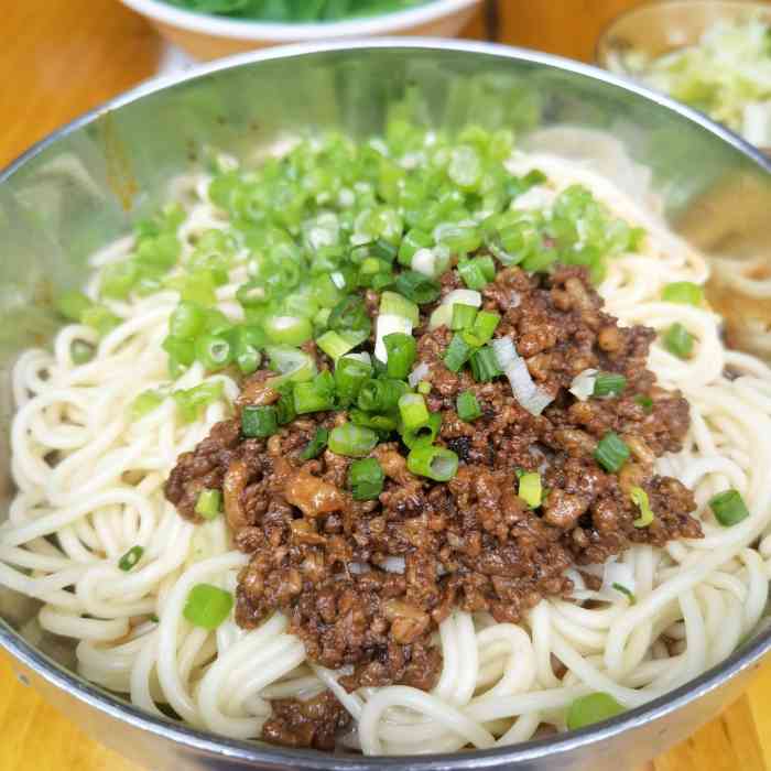 坝坝面-"这家面是真的王道 素椒杂酱可以说是yyd."-大众点评移动版