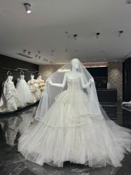 -Renee芮亦婚纱