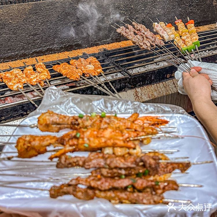 广州的！！！这小烧烤串子还蛮好吃的！