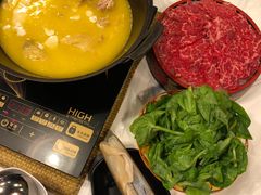 -鲜入围煮花胶鸡海鲜火锅