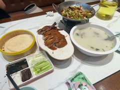 -梅利汴京烤鸭•开封豫菜地标店(东大街店)