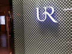 -URBAN REVIVO(高德置地广场·春广场店)