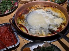 -洱火云南酸菜牛肉火锅(石景山当代商城店)