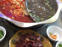 -黄利砖万峰林布依特色酸笋牛肉馆