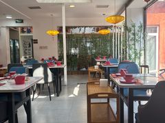 -毛辣果·贵州红酸汤牛肉火锅(西单店)