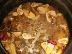 -慢丽江·云南野生菌土鸡锅(西山店)