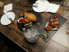 -HIGH FIVE哈福手工汉堡(桂林路店)