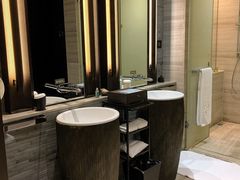 -深圳隐秀山居酒店