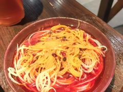 瀑布土豆丝-张翻越·川渝冒菜·武汉黑鸭煲(城北万象城店)