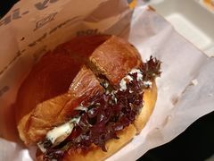 松露菌菇奶酪牛肉汉堡-JPG canteen(广州寺右公馆店)