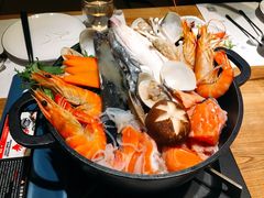 满满的海鲜锅-小句号·精致料理(江南环球港店)