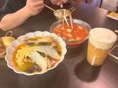 -满格嗦新疆椒麻鸡火锅.炒米粉(川大江安校区店)