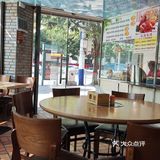 因为超八点了。今天中午如愿以偿进店了