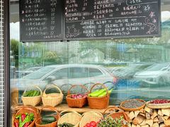-品鲜村农家菜·阳澄湖大闸蟹(总店)