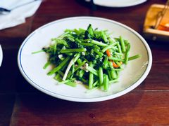 蒜蓉炒茼蒿-大牌大·传统杭帮菜(湖滨店)