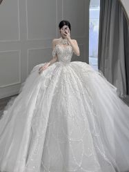 -曼青婚纱礼服馆