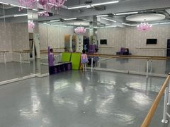 -Isee灰姑娘国际儿童艺术中心(BHGMall店)