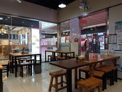 大堂-门框胡同百年卤煮(鸟巢店)