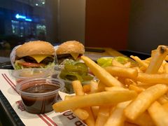 -The Habit Burger Grill 哈比特汉堡(爱琴海店)