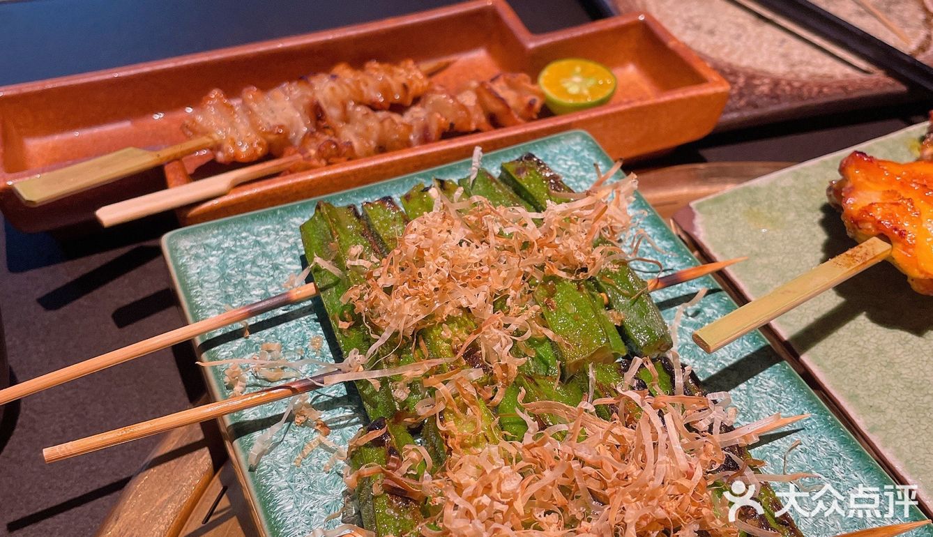 环贸烧鸟推荐[吐]烤的有点过，但味道贼好