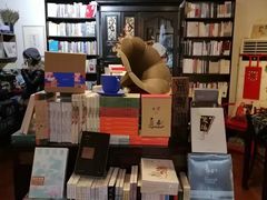 -荒岛书店(黄县路店)