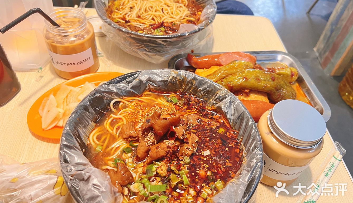 济南小纬北路美食街！永和面馆肥肠面绝绝子！