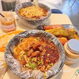 济南小纬北路美食街！永和面馆肥肠面绝绝子！
