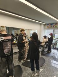 -15C7 男士理发馆 烫染专业店