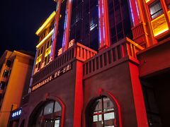 -布尔津河堤夜市