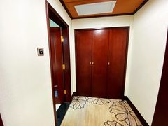-深圳君逸国际酒店(龙岗横岗塘坑地铁站店)