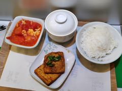 -老乡鸡(上海白玉兰广场店)