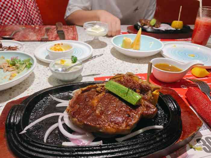 炙烧战斧牛排餐厅(红谷滩万达店)-"周末的中午起了个早,在红谷滩的