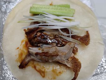 我要评价|人均-北京片皮烤鸭推荐菜:北京果木烤鸭卷饼饼葱酱烤鸭