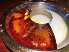 鸳鸯锅-巴邑火锅·夜宵(港隆广场店)