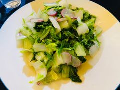毛白菜樱桃萝卜-伊带伊路新疆美食府(呼家楼店)