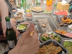 -马路牙子烧烤音乐酒馆(望京店)