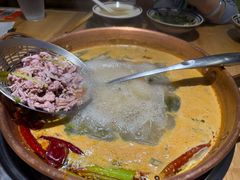 -洱火云南酸菜牛肉火锅(石景山当代商城店)