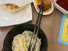 -灵芝妹子海鲜米线(瓦房店新玛特店)