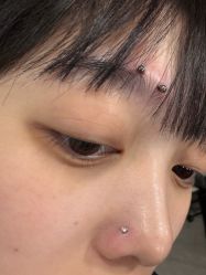 -龙之吻专业刺青·手工耳洞·纹身去色