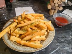 -LESCEDARS Brasserie Bistro香柏树