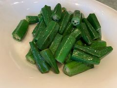 -园中园美食城