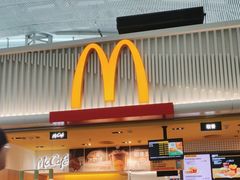 -麦当劳(深圳北站B2检票口楼上)