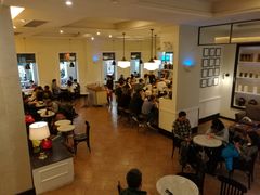 大堂-星巴克臻选(广州沙面店)