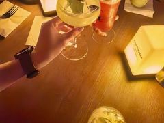 -FOUR PLAY BAR